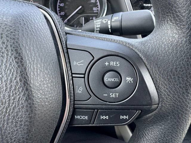 Used 2019 Toyota Camry LE FWD image 18