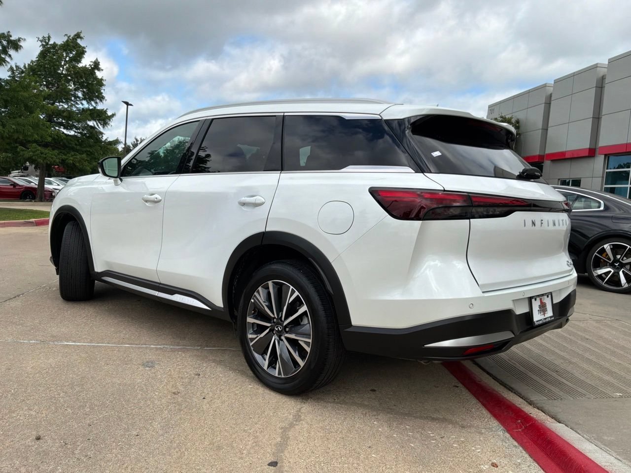 Used 2026 INFINITI QX60 Luxe AWD/4WD image 8