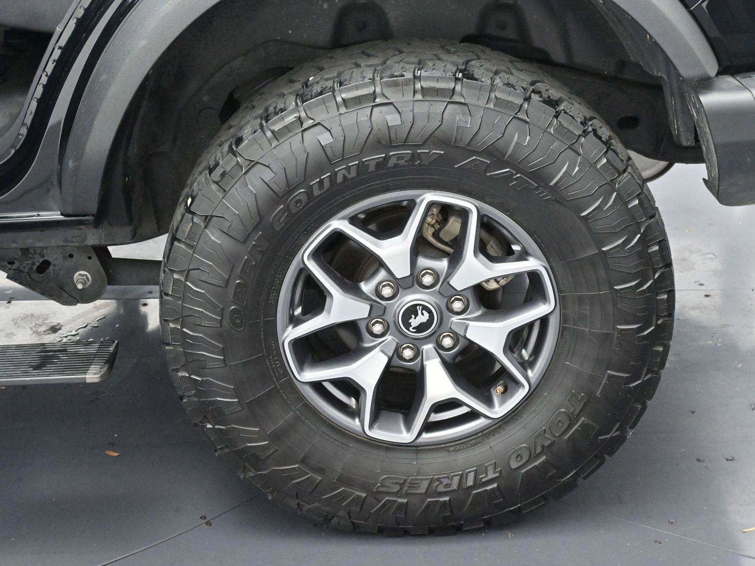 Used 2023 Ford Bronco Badlands image 37