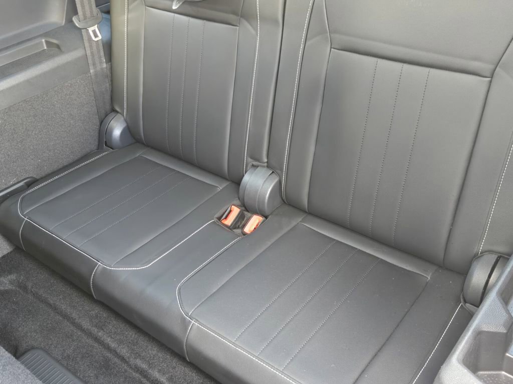 Used 2023 Volkswagen Tiguan SE FWD image 15