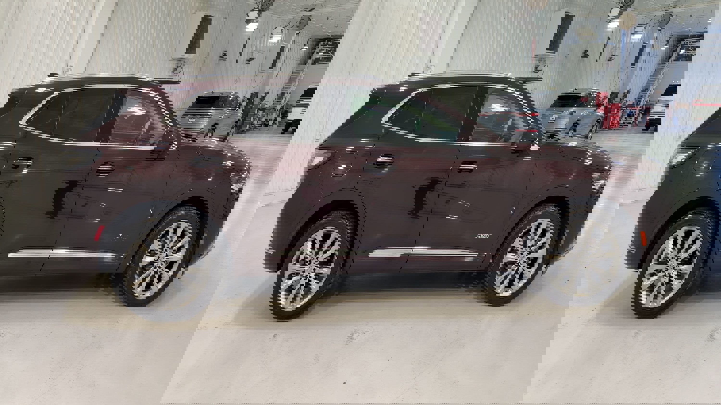 Used 2023 Buick Envision Avenir image 2