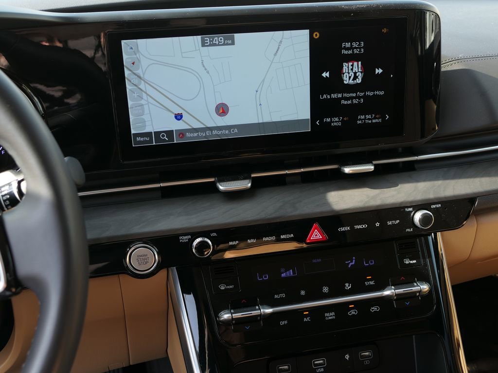 Used 2024 Kia Carnival EX image 19