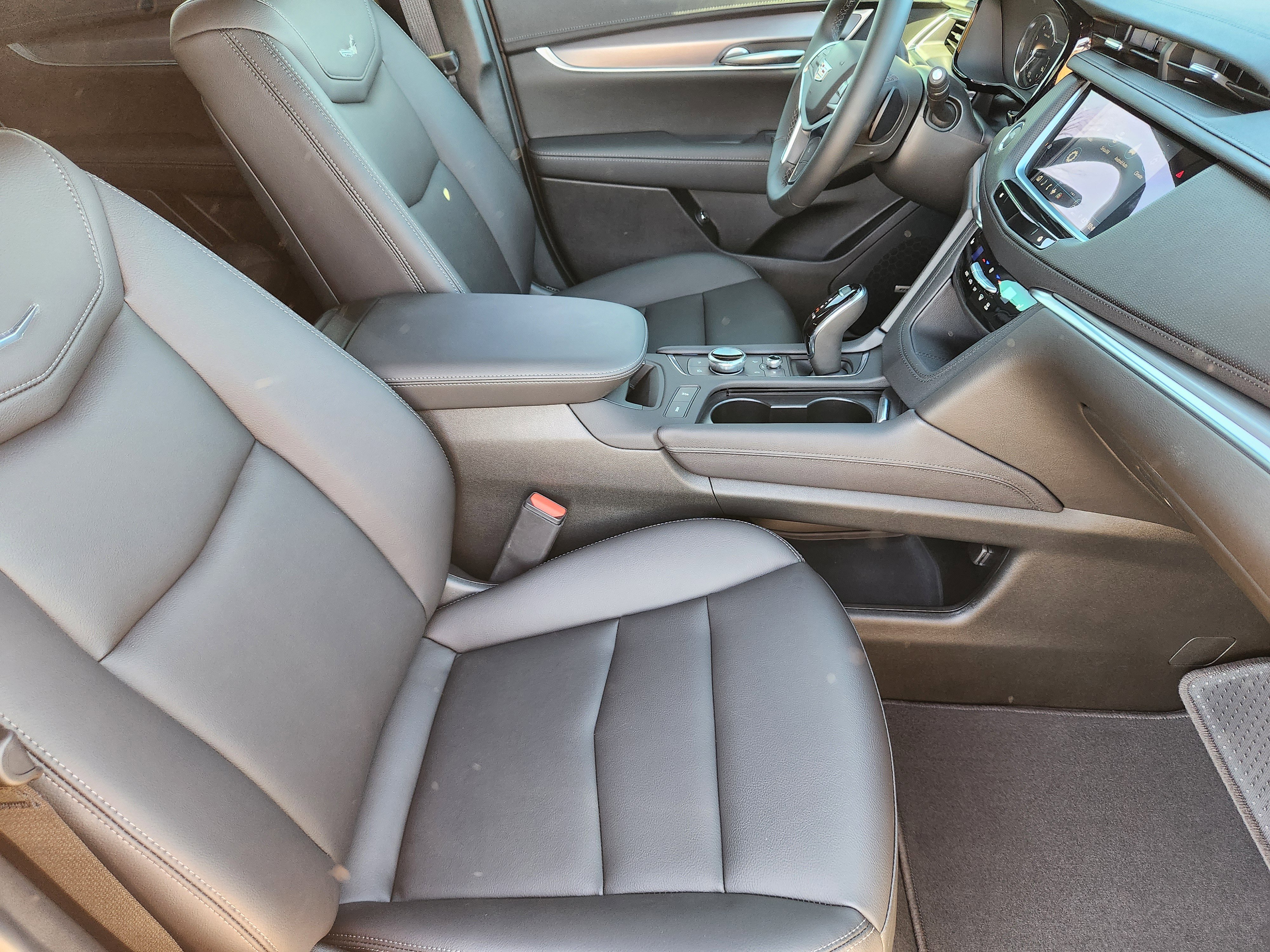 Certified 2026 Cadillac XT5 Luxury image 14