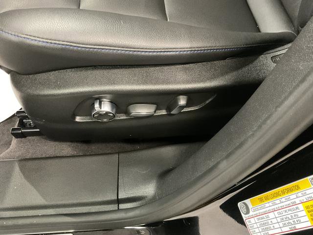 Used 2025 Cadillac XT4 Sport w/ Cold Weather Package image 18