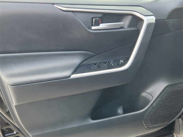 Used 2025 Toyota RAV4 XLE image 22