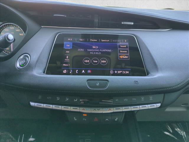 Used 2020 Cadillac XT4 Premium Luxury w/ Cold Weather Package FWD image 15
