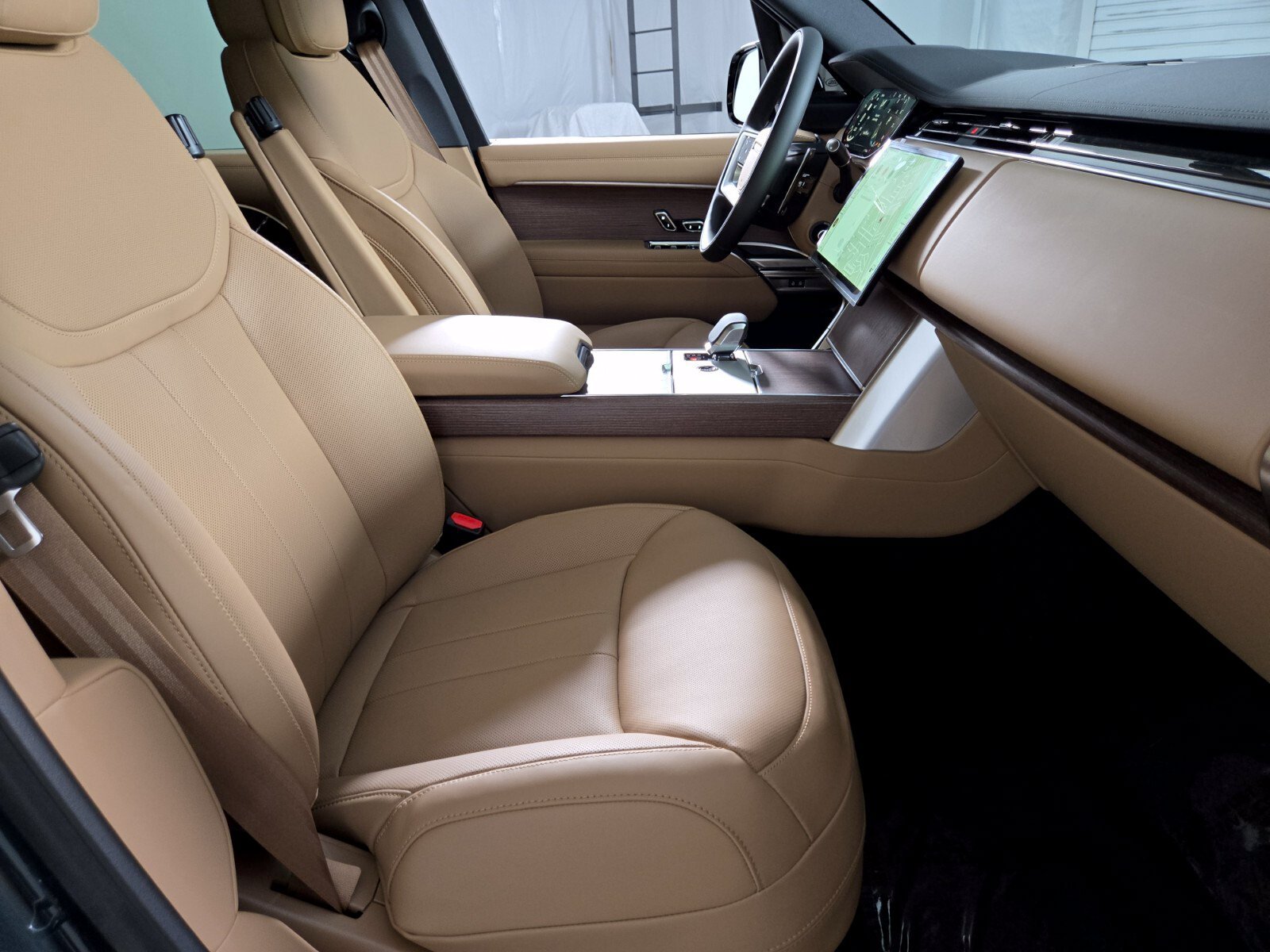 New 2026 Land Rover Range Rover SE AWD/4WD image 3