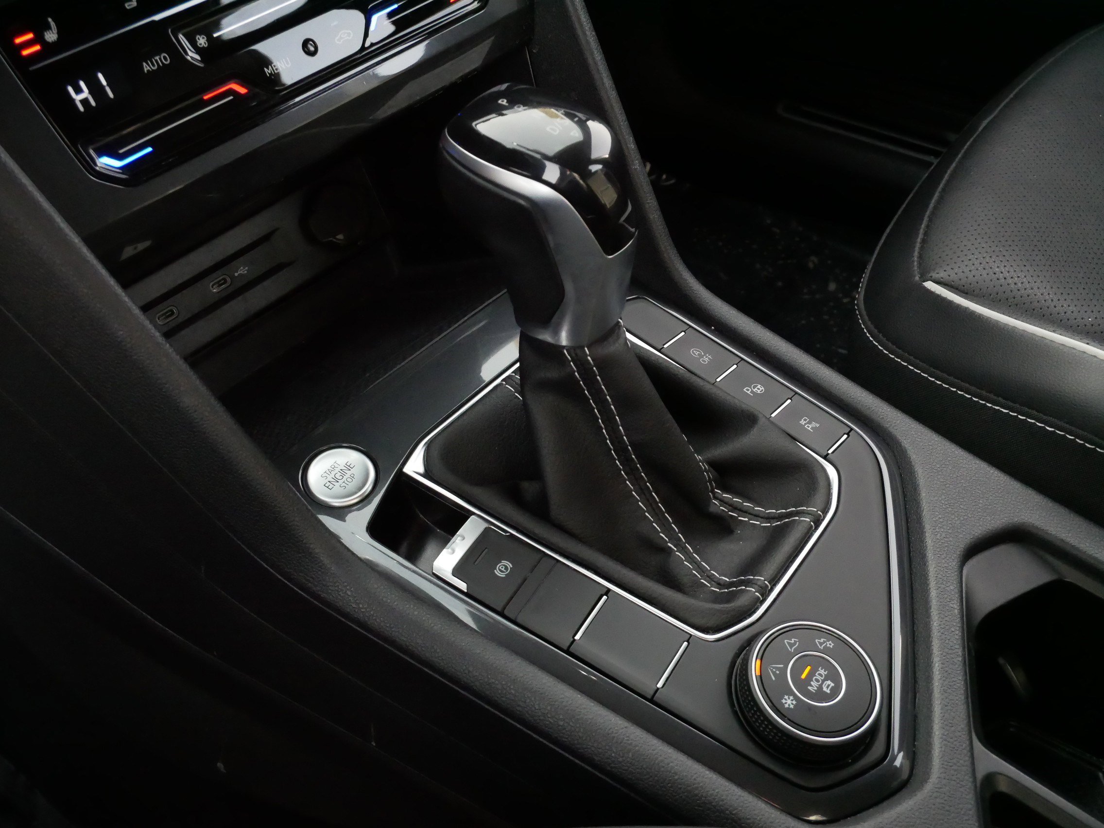 Used 2022 Volkswagen Tiguan SEL R-Line image 24