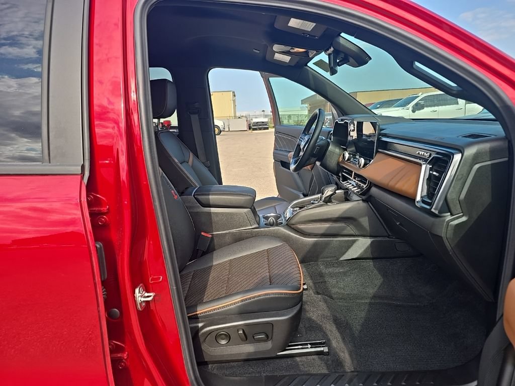 Used 2026 GMC Canyon AT4 w/ AT4 Premium Package AWD/4WD image 15