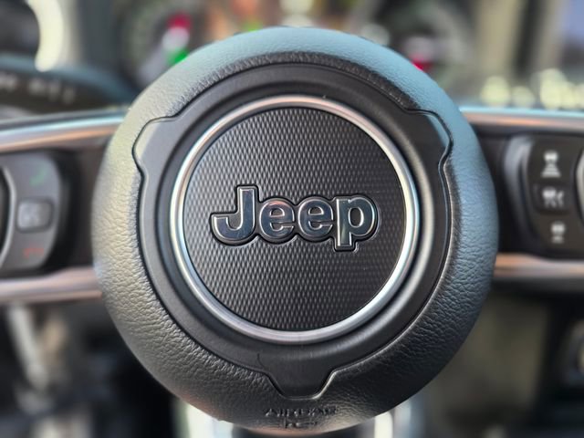 Used 2025 Jeep Wrangler Unlimited Sahara image 23
