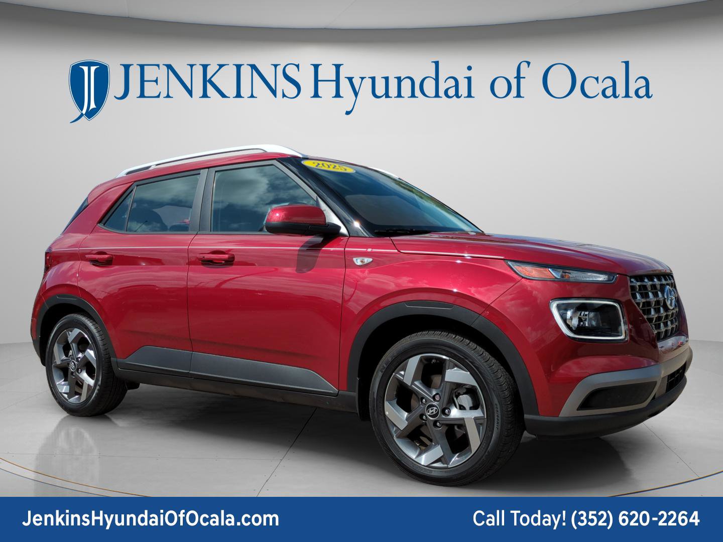 Certified 2025 Hyundai Venue Limited FWD image 1