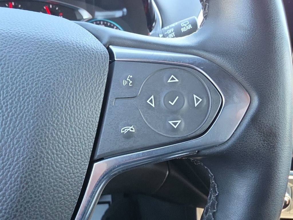 Used 2023 Chevrolet Traverse LT FWD image 13