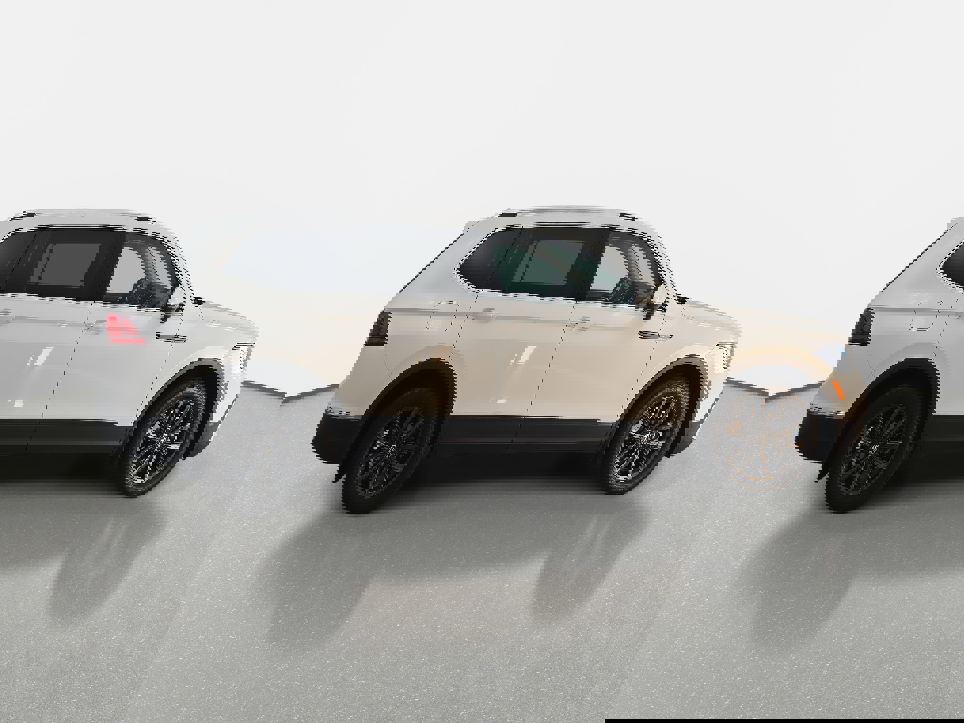 Certified 2022 Volkswagen Tiguan SE image 2