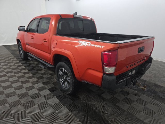 Used 2017 Toyota Tacoma TRD Sport w/ Tow Package image 6