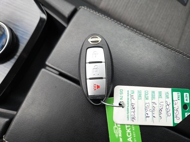 Used 2022 Nissan Rogue S image 9