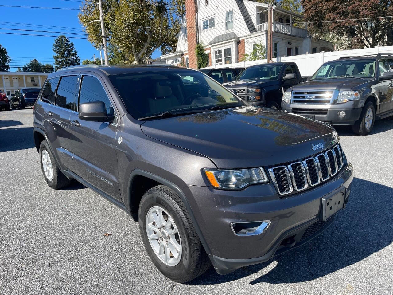 Used 2019 Jeep Grand Cherokee Laredo image 8