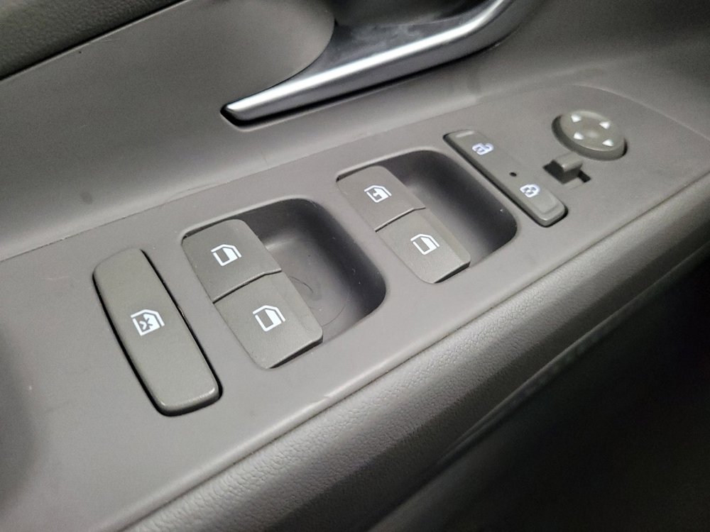 Used 2021 Hyundai Elantra SE image 27