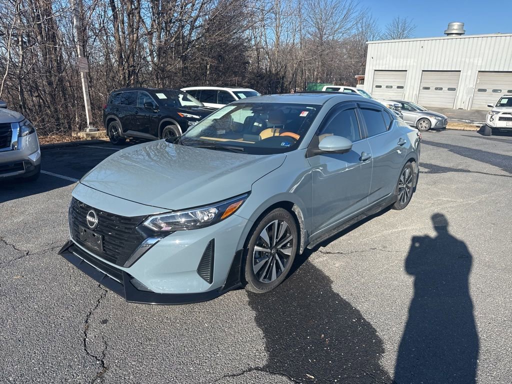 Used 2025 Nissan Sentra SV w/ SV Premium Package image 2