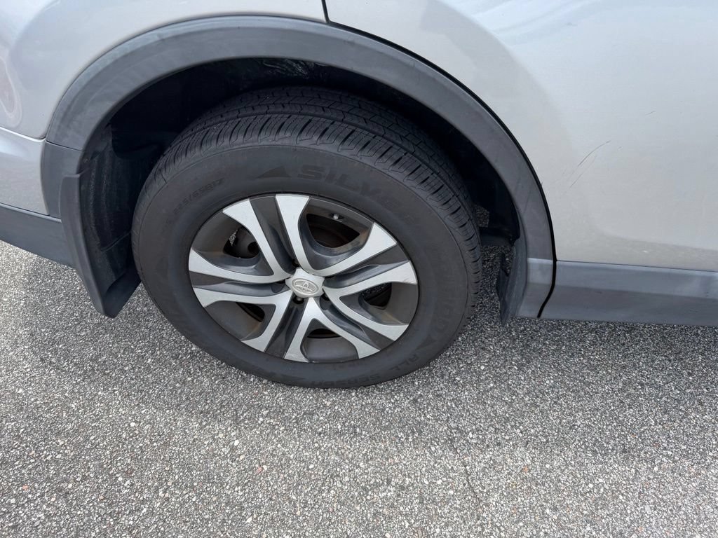 Used 2016 Toyota RAV4 LE FWD image 5