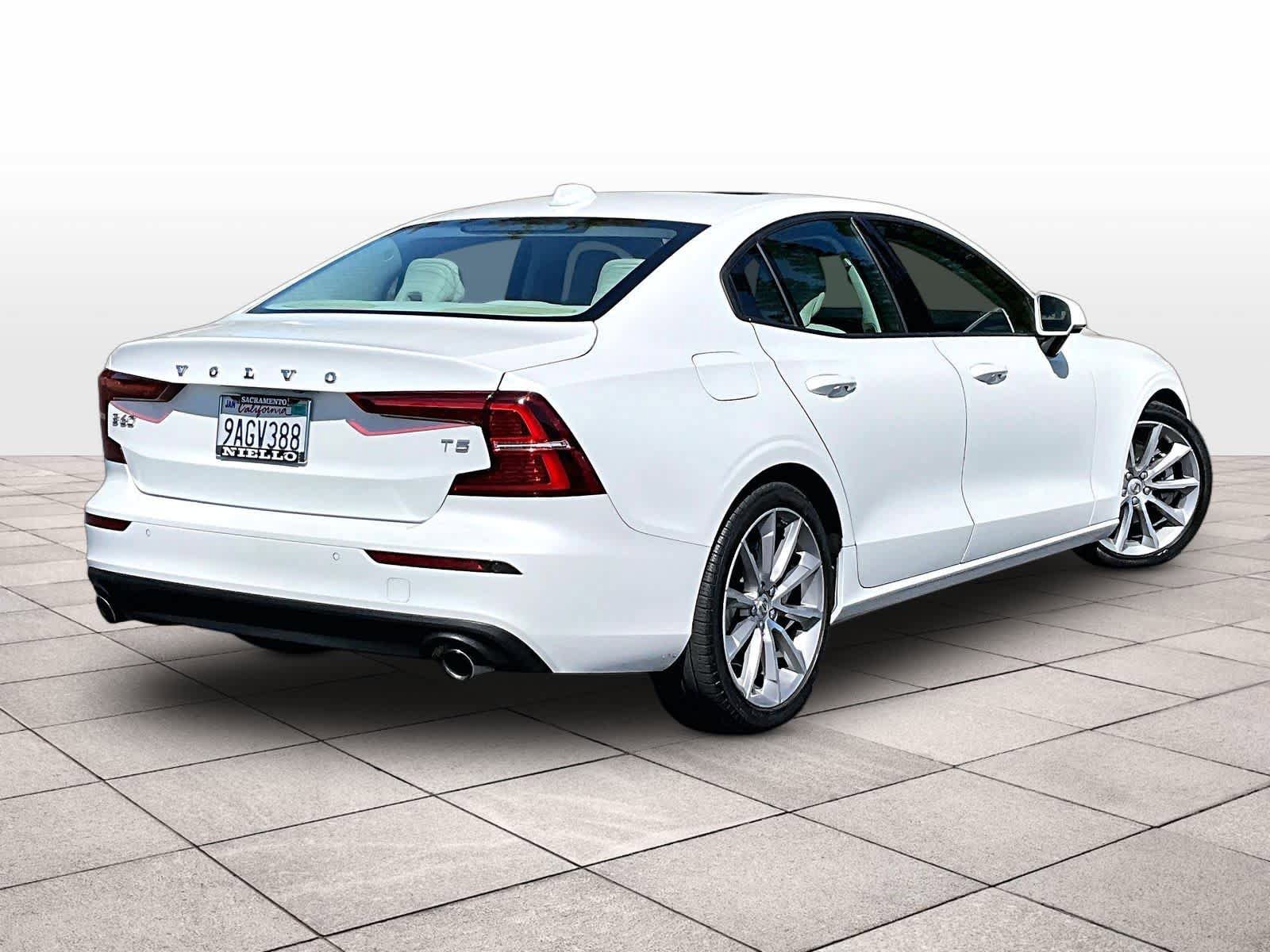 Used 2019 Volvo S60 T5 Momentum w/ Premium Package FWD image 16