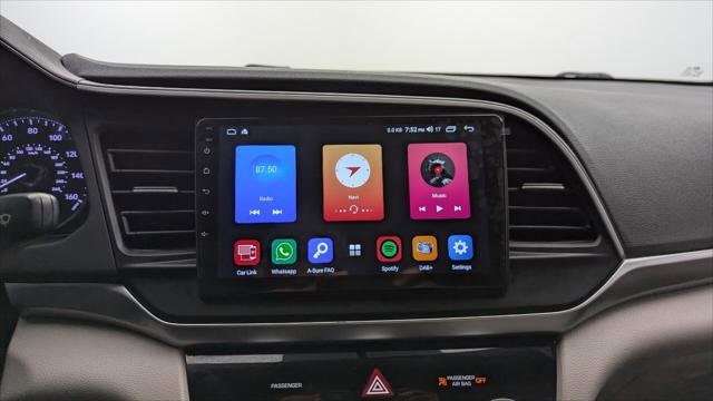 Used 2019 Hyundai Elantra SE FWD image 24