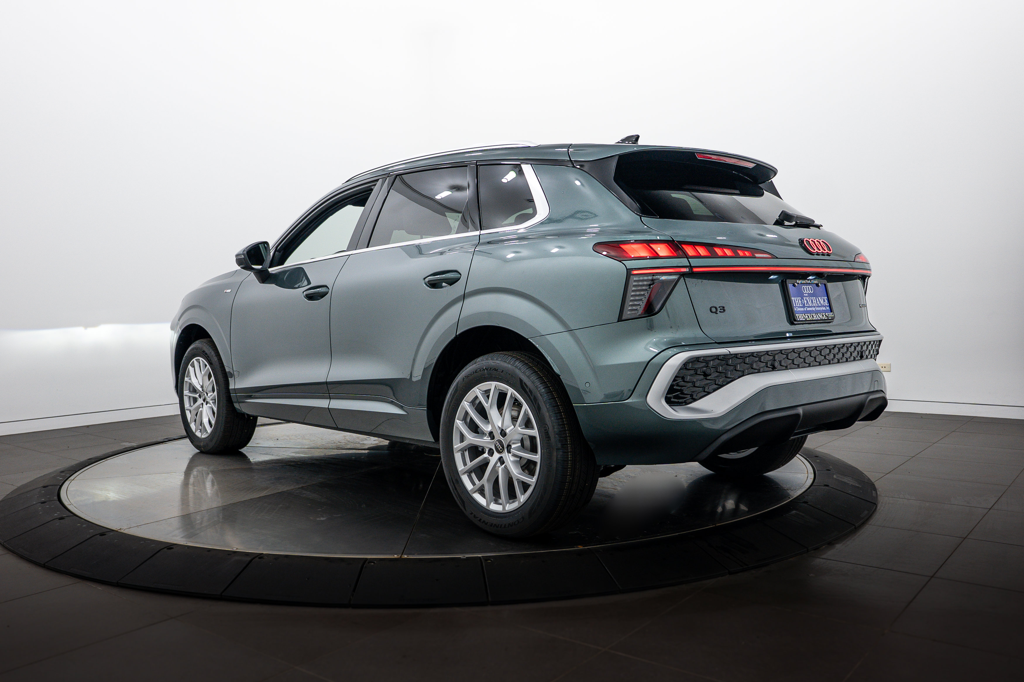 New 2026 Audi Q3 quattro 2.0T AWD/4WD image 5