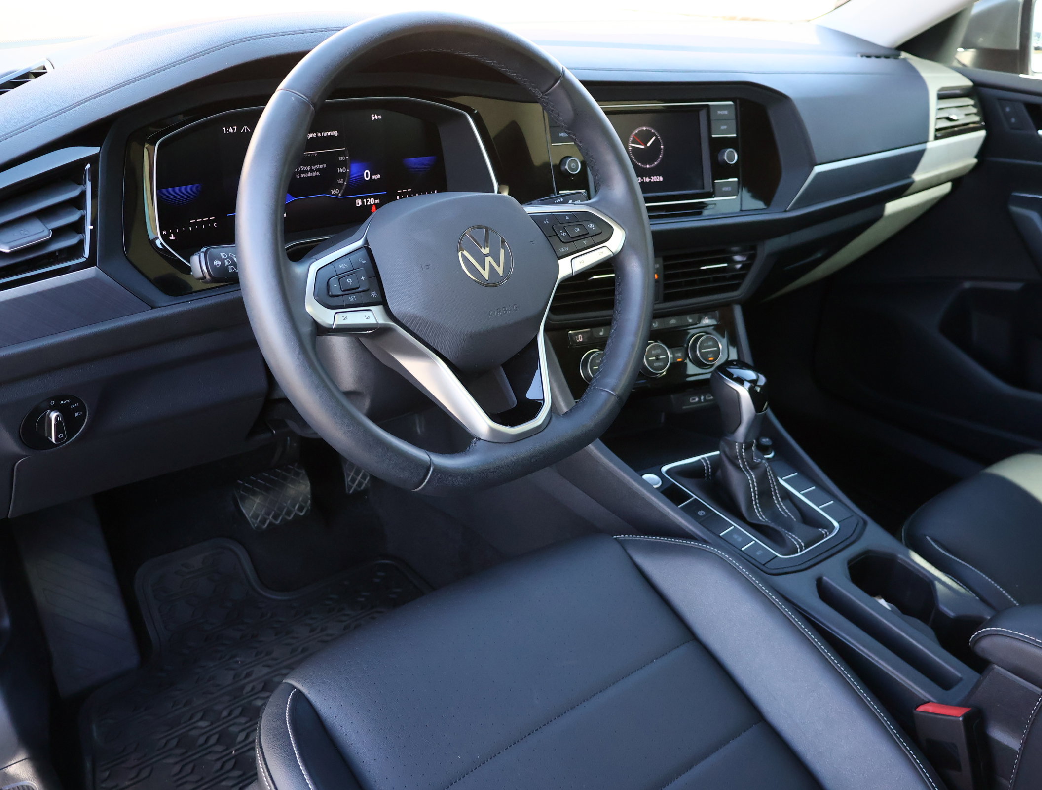 Used 2024 Volkswagen Jetta SE image 3