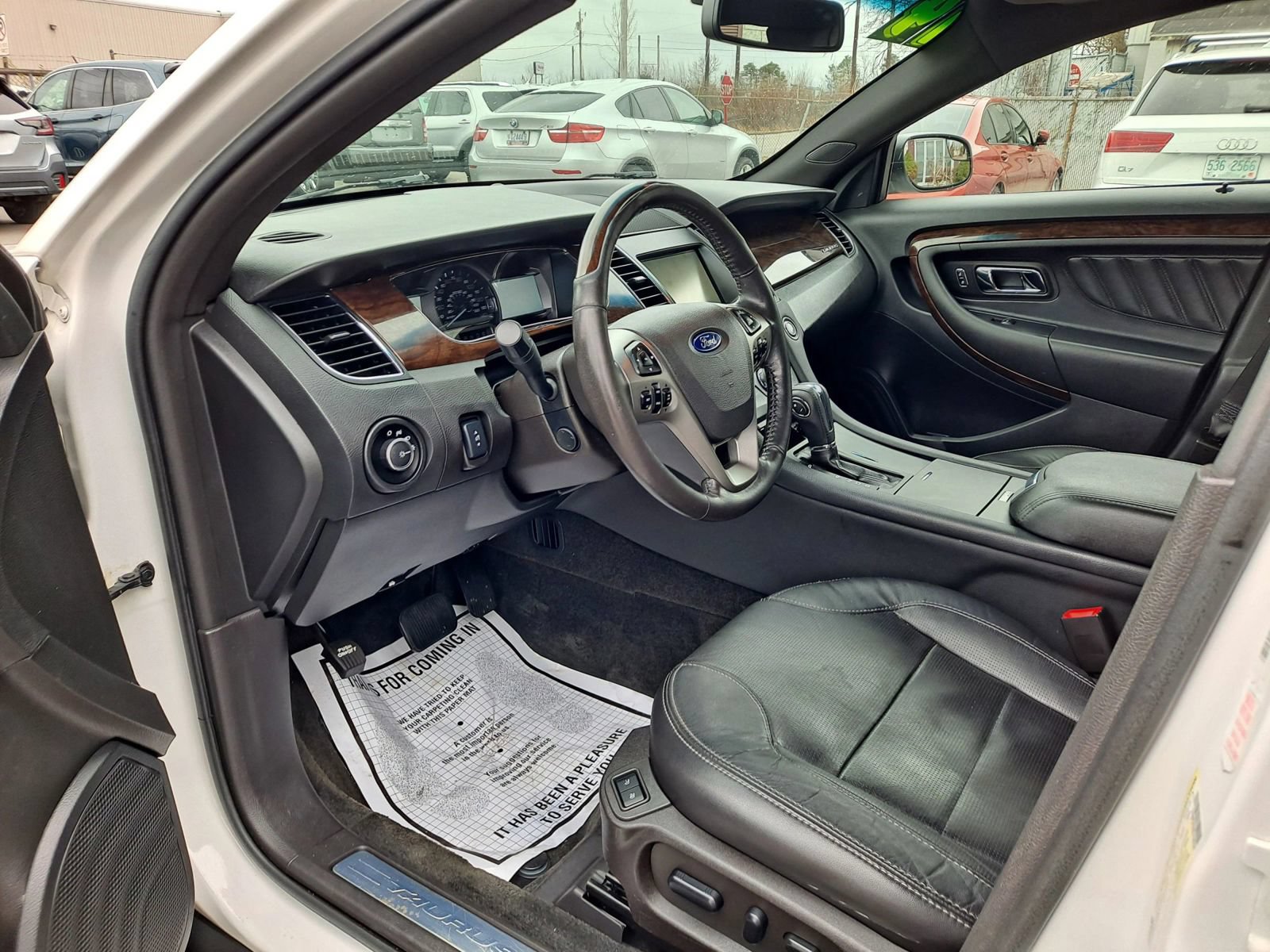 Used 2014 Ford Taurus Limited FWD image 7