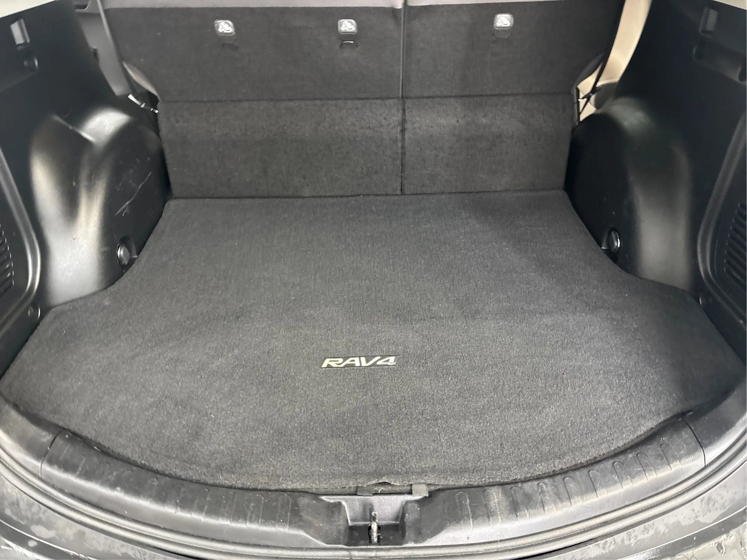 Used 2013 Toyota RAV4 LE AWD/4WD image 16