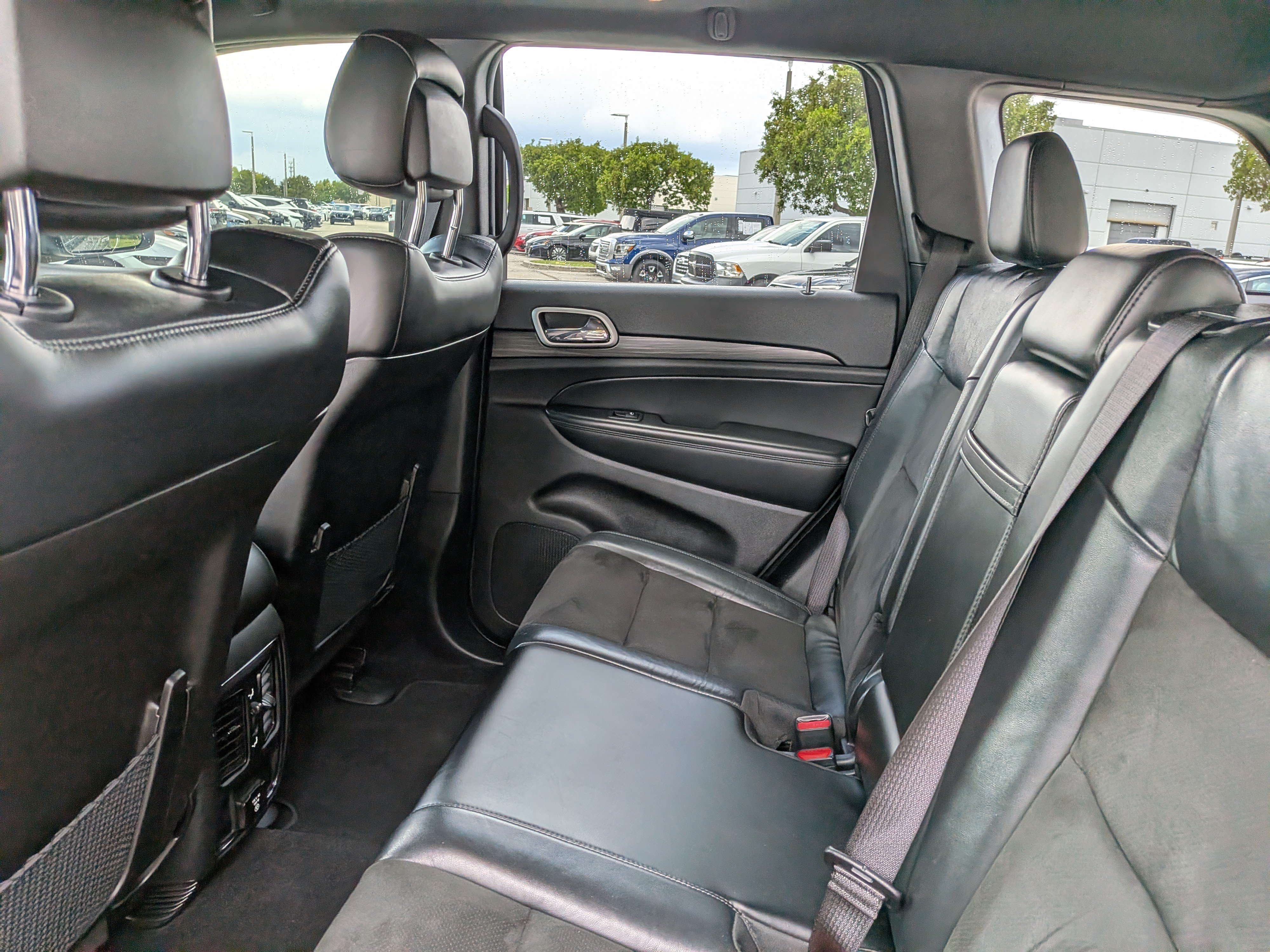 Used 2021 Jeep Grand Cherokee Laredo X AWD/4WD image 15