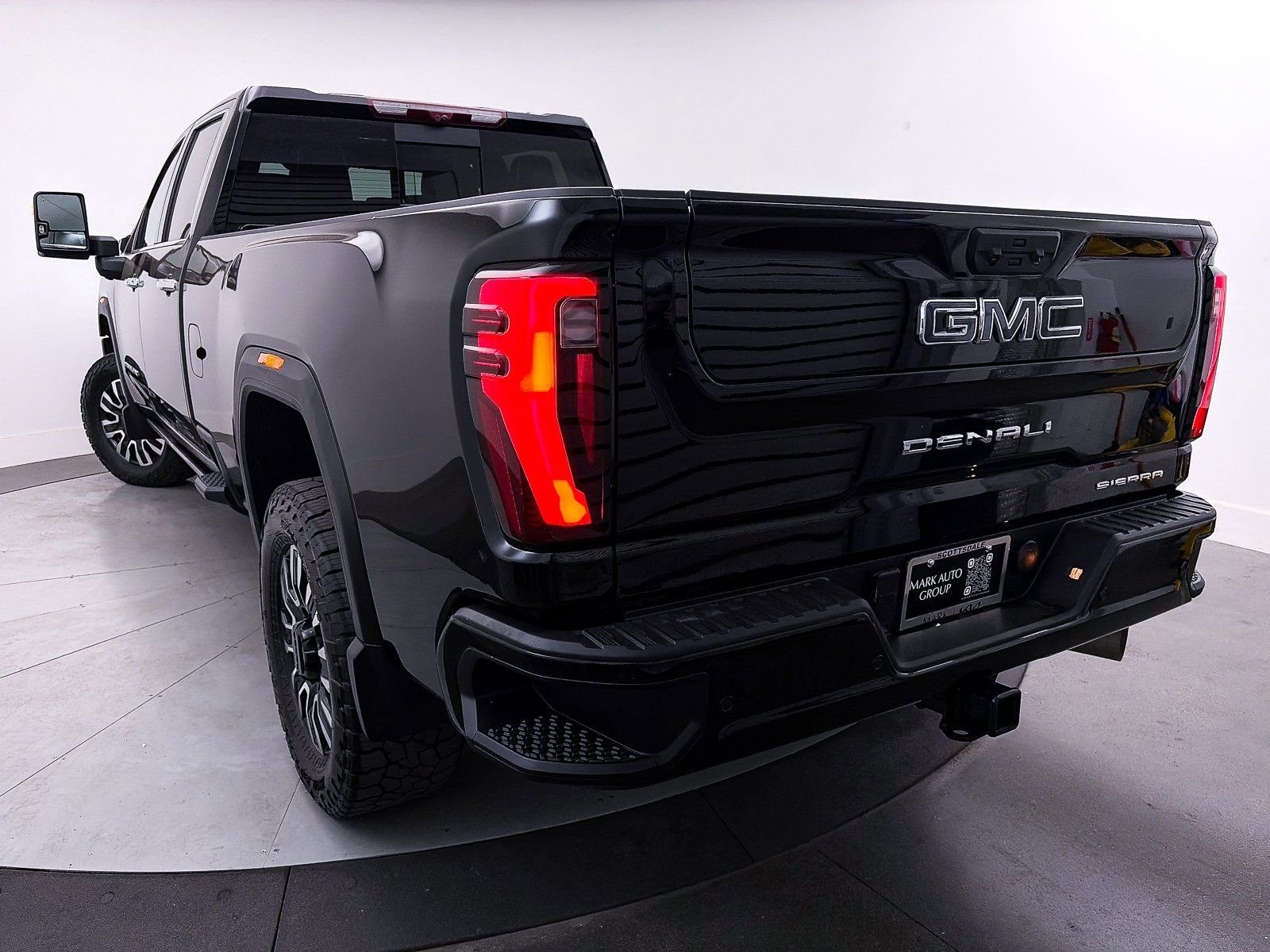 Used 2024 GMC Sierra 2500 Denali Ultimate image 4