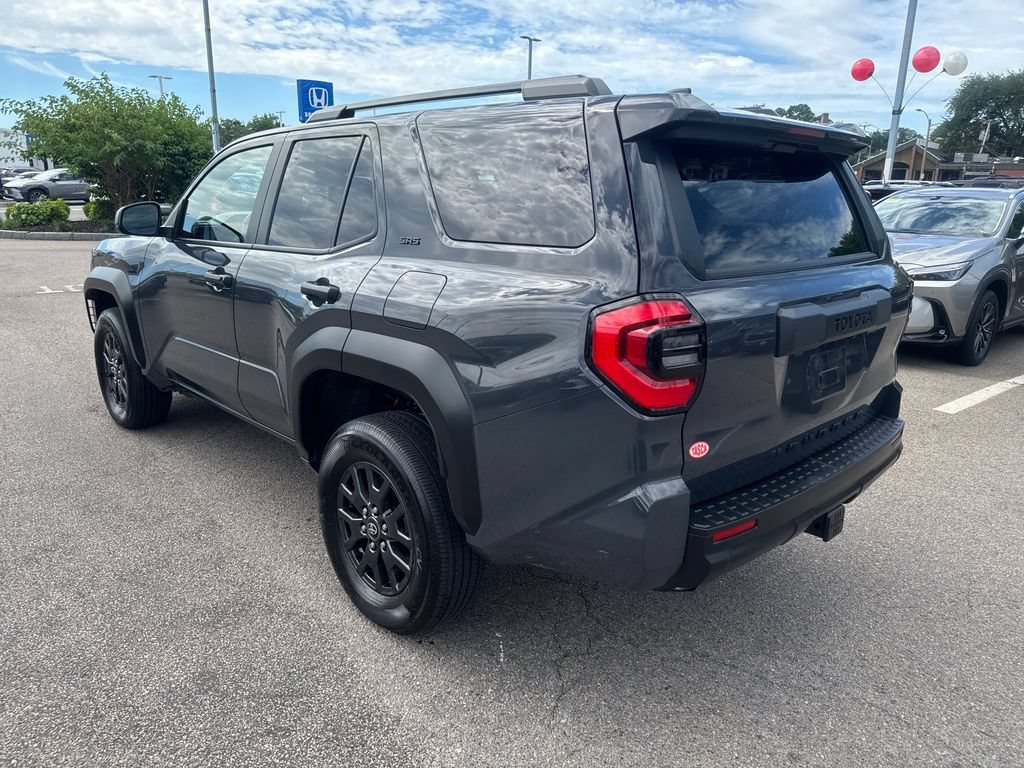 Used 2025 Toyota 4Runner SR5 AWD/4WD image 5