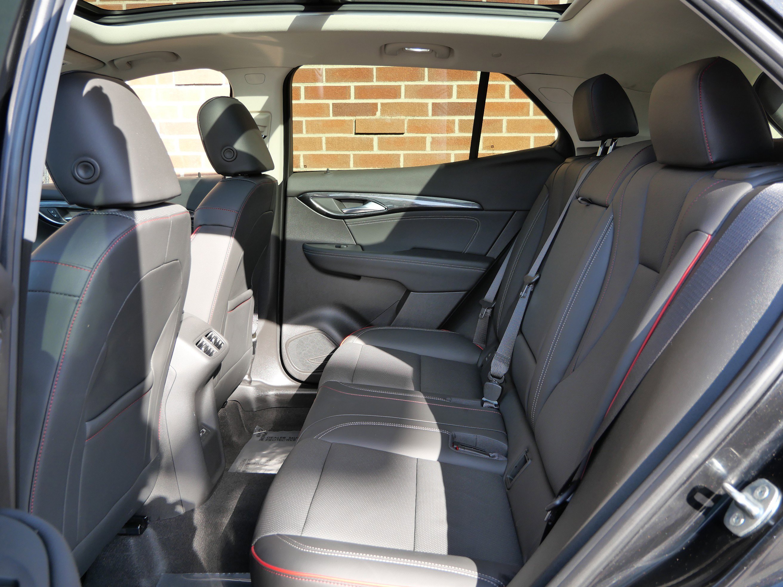 Used 2023 Buick Envision Essence w/ Sport Touring Package image 10