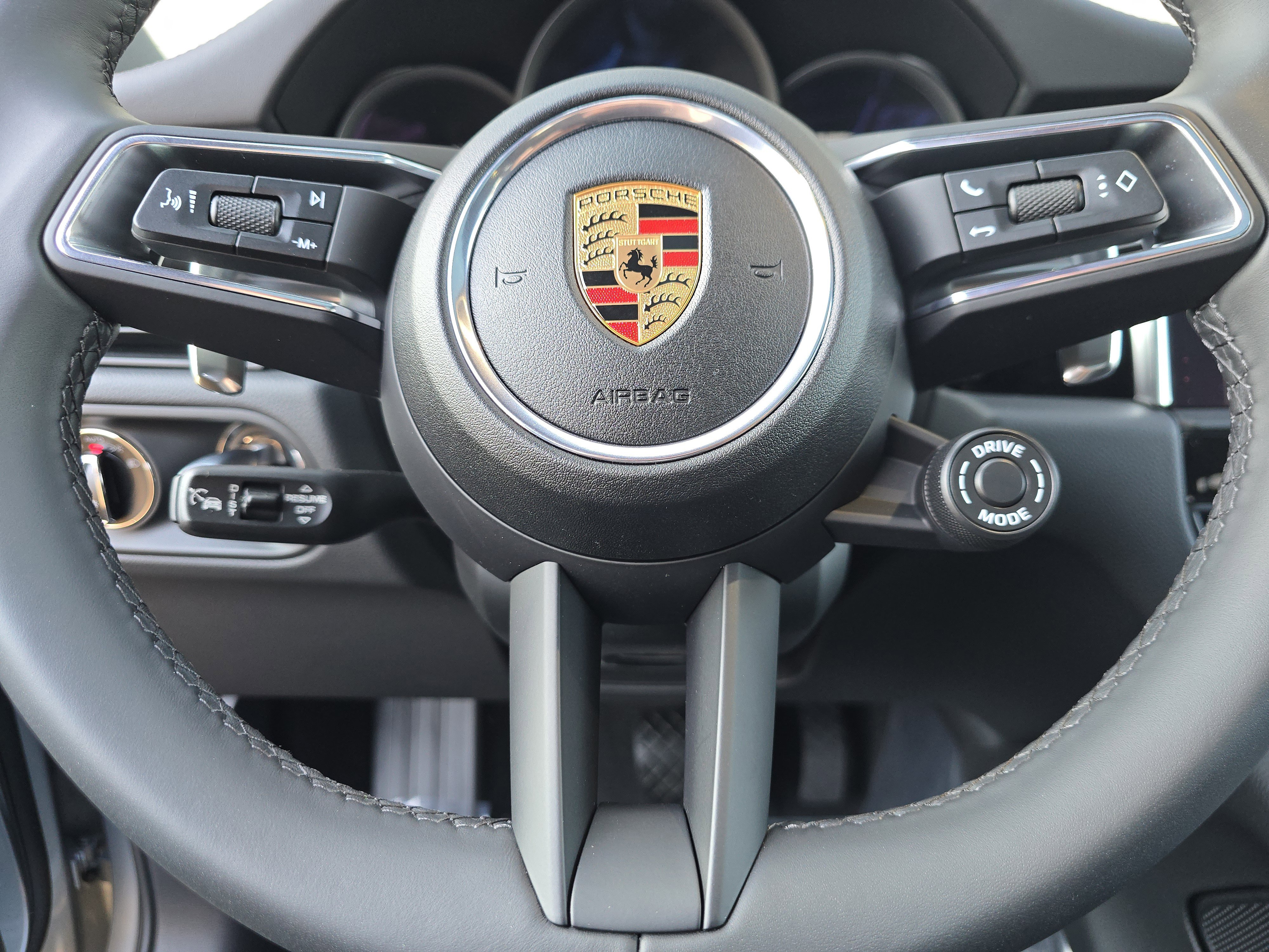 New 2026 Porsche Macan image 18