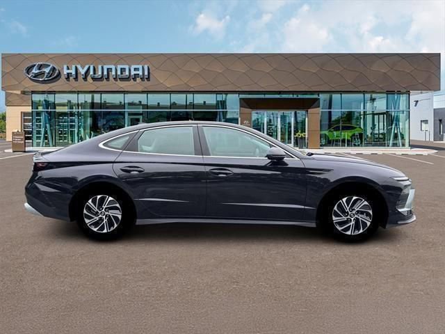 New 2026 Hyundai Sonata Blue image 9