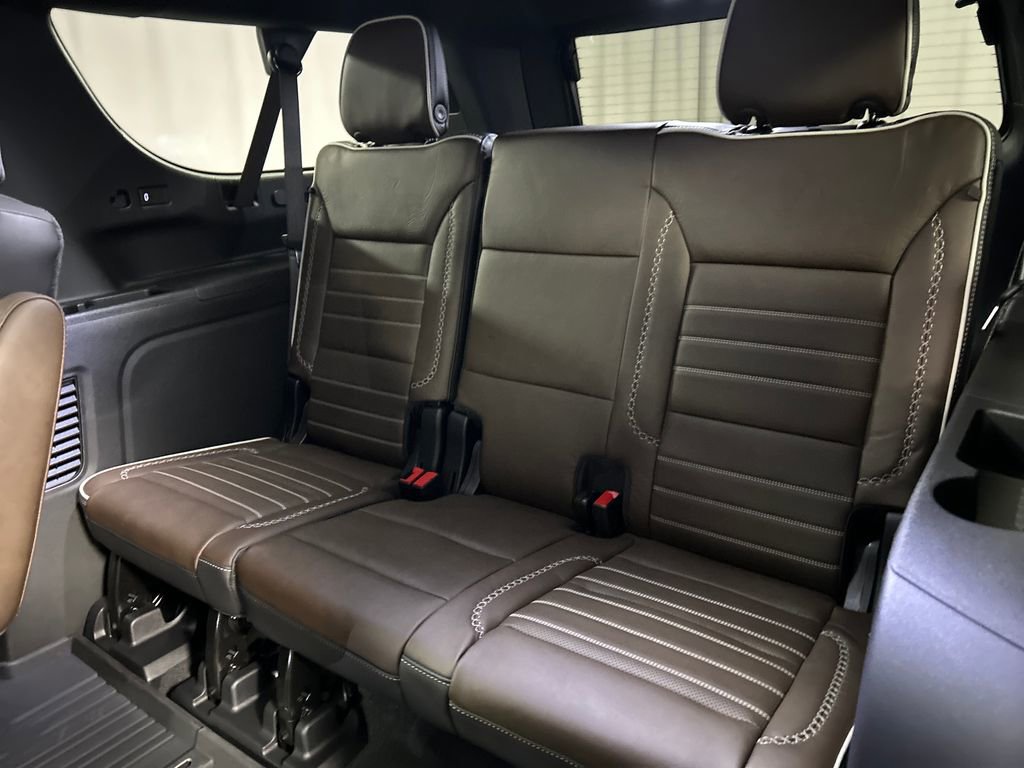 New 2026 GMC Yukon XL Denali Ultimate w/ LPO, Floor Liner Package AWD/4WD image 24