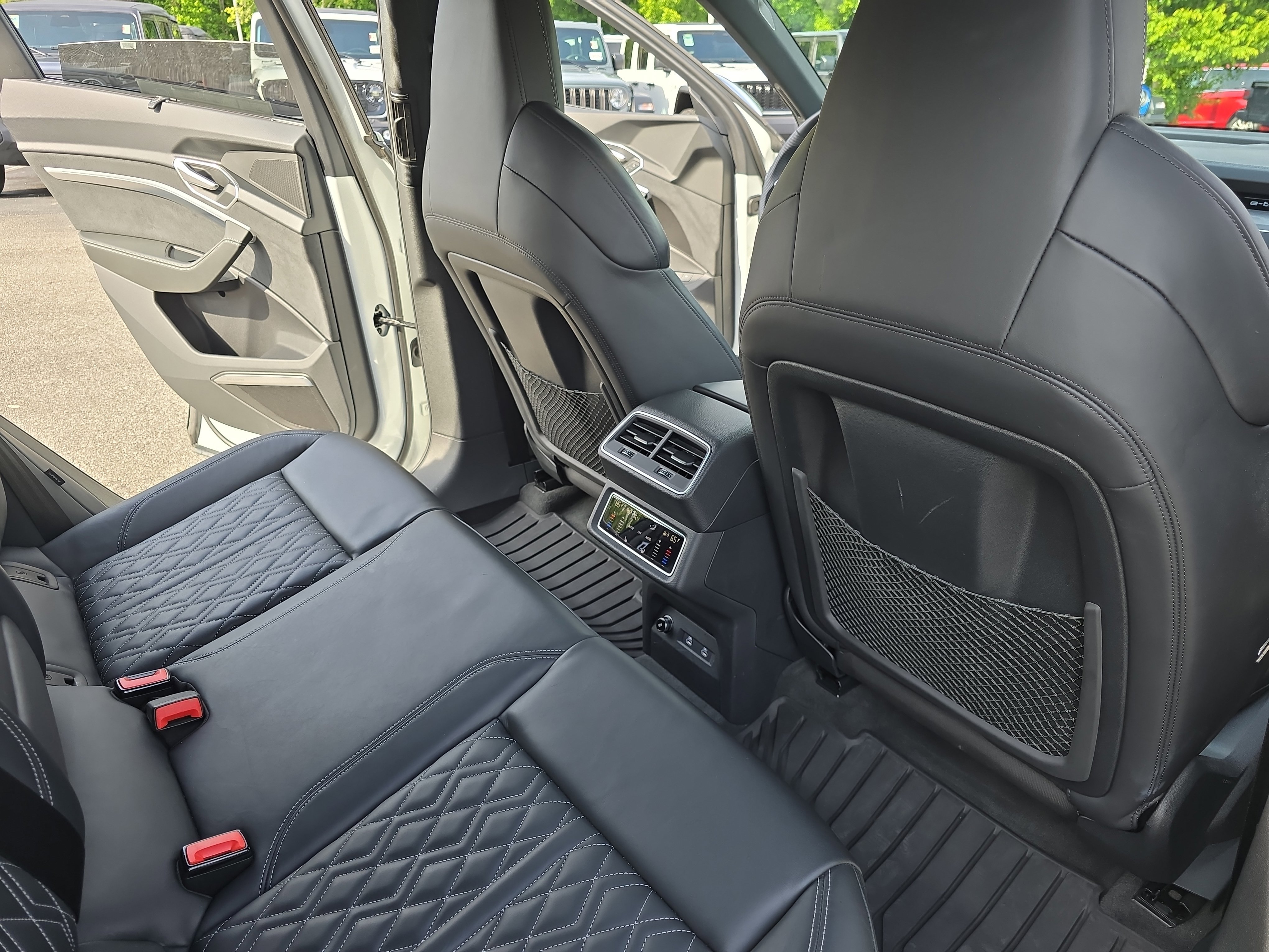 Used 2022 Audi e-tron S Prestige AWD/4WD image 11