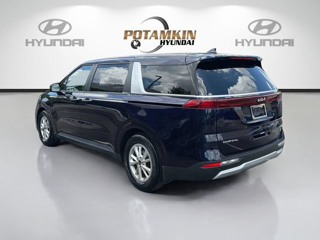 Used 2024 Kia Carnival LX FWD image 7