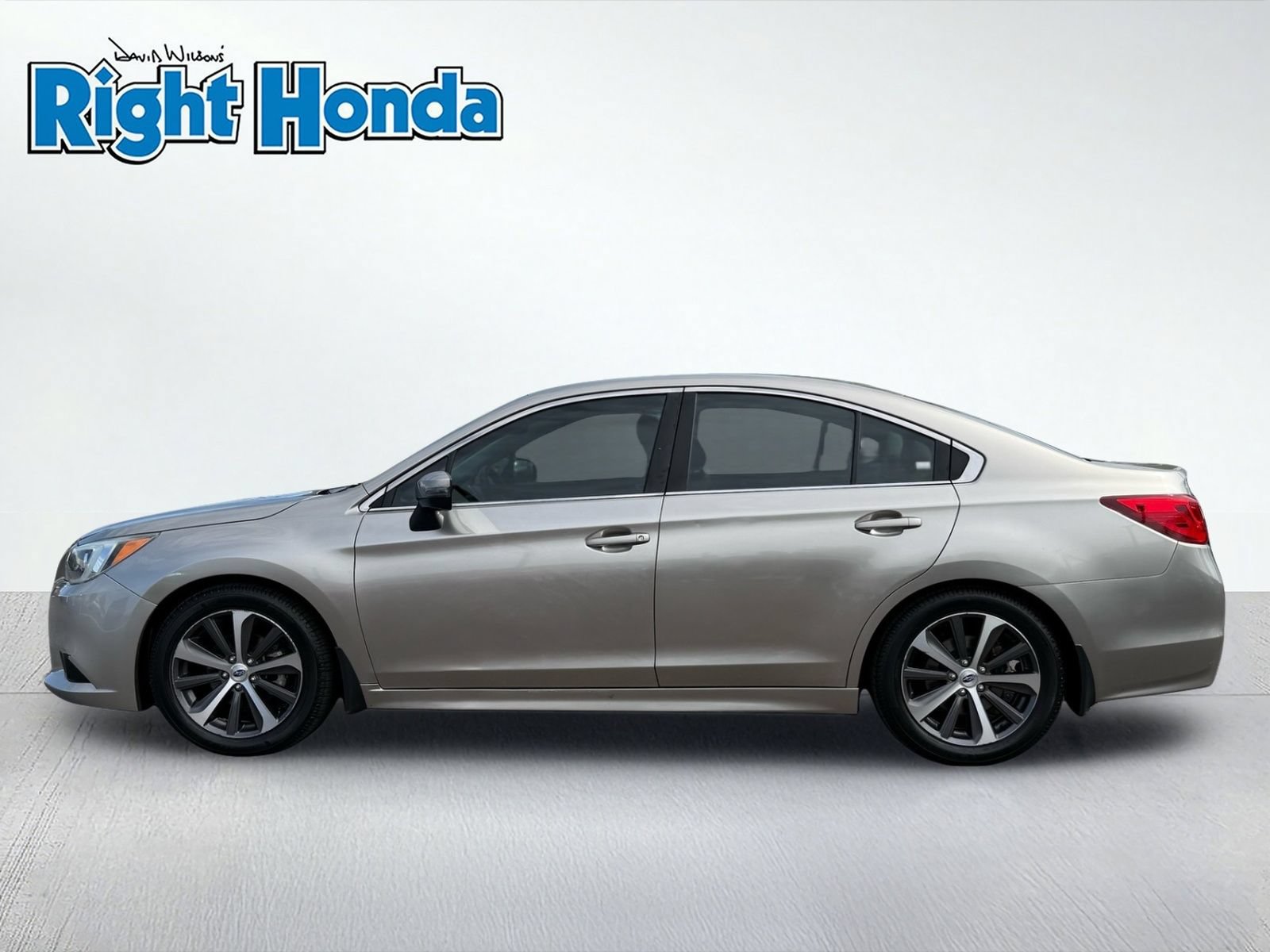 Used 2015 Subaru Legacy 2.5i Limited AWD/4WD image 3
