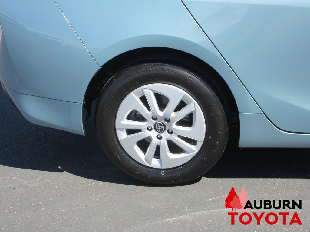 Used 2016 Toyota Prius Two image 9