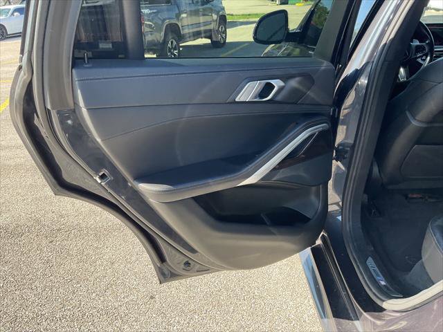 Used 2021 BMW X6 xDrive40i w/ M Sport Package AWD/4WD image 14