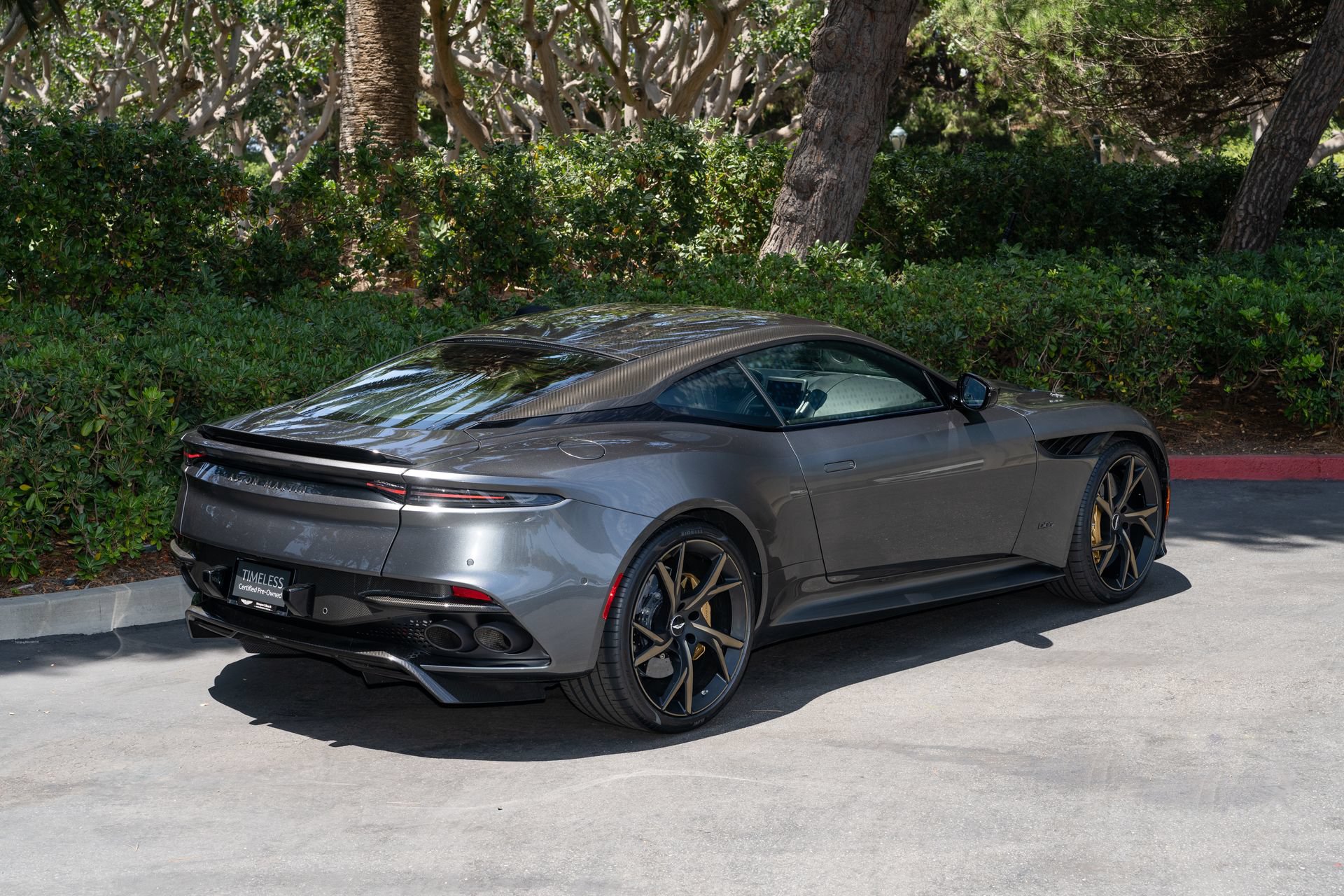 Used 2019 Aston Martin DBS Superleggera RWD image 3