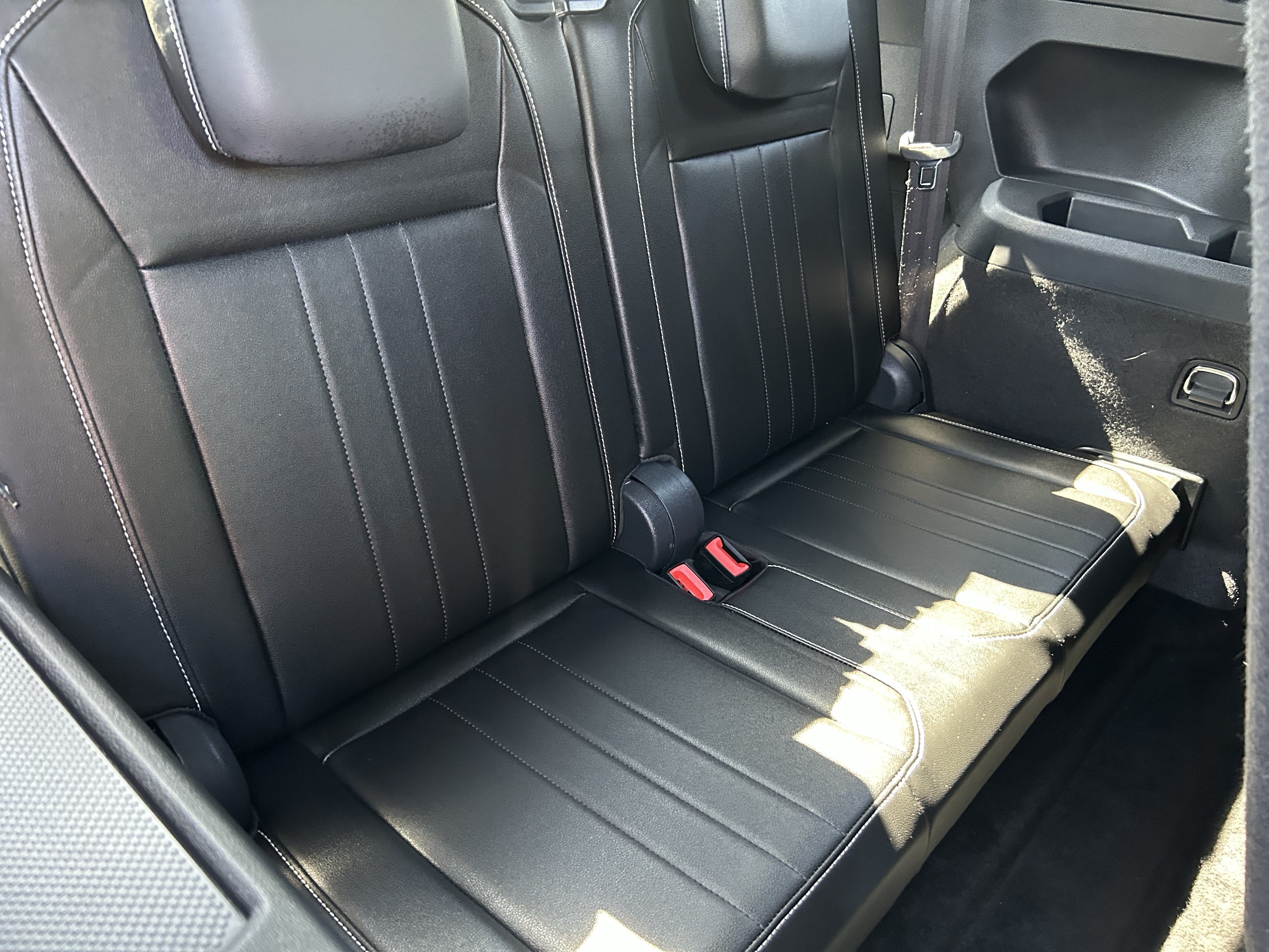 Used 2023 Volkswagen Tiguan SE R-Line FWD image 12