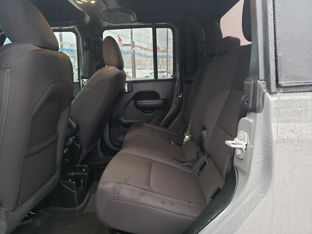 Used 2023 Jeep Gladiator Sport image 12