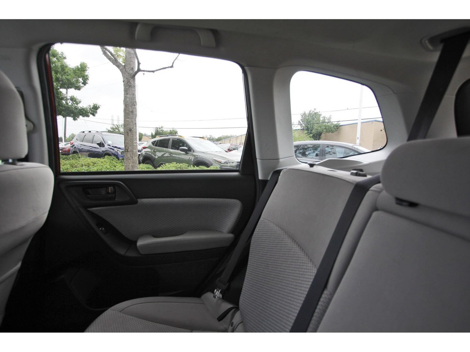 Used 2017 Subaru Forester 2.5i Premium AWD/4WD image 11