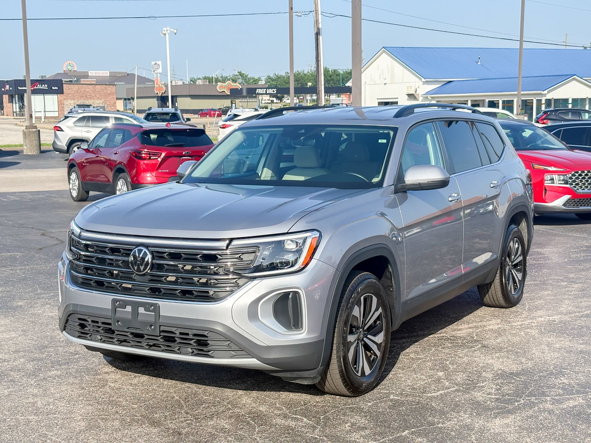 Used 2024 Volkswagen Atlas SE AWD/4WD image 5