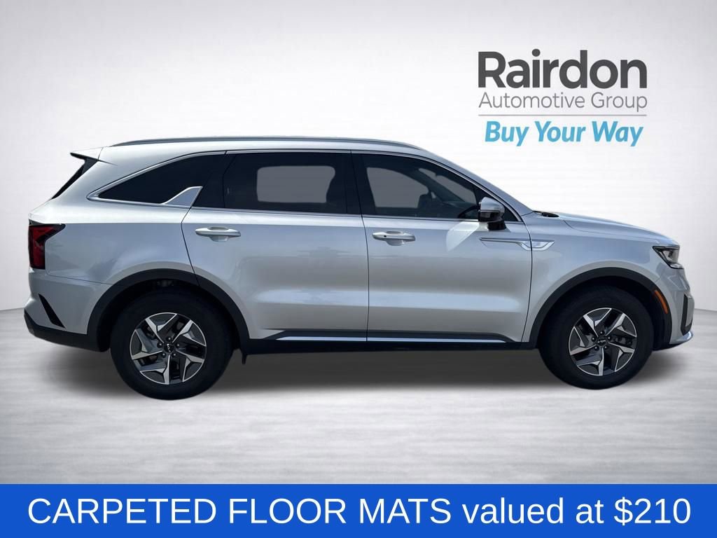 Certified 2022 Kia Sorento S image 2