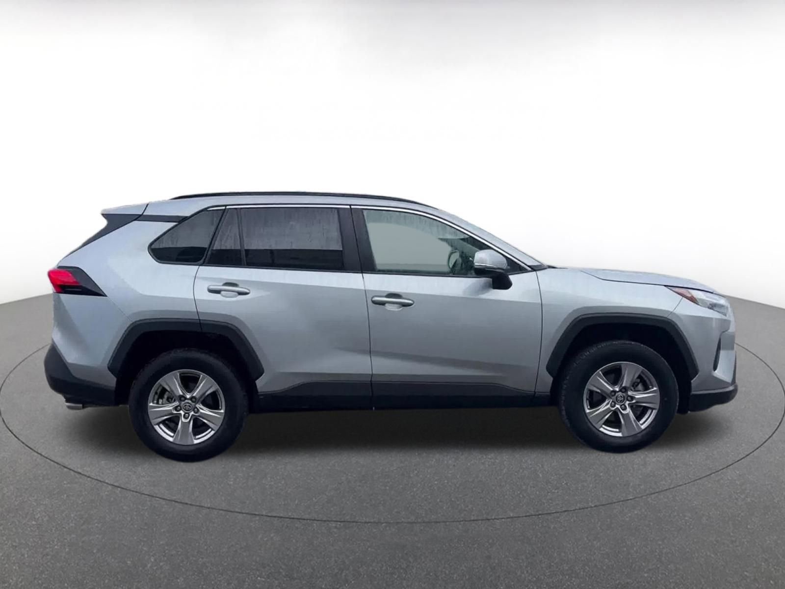 Used 2025 Toyota RAV4 XLE image 16