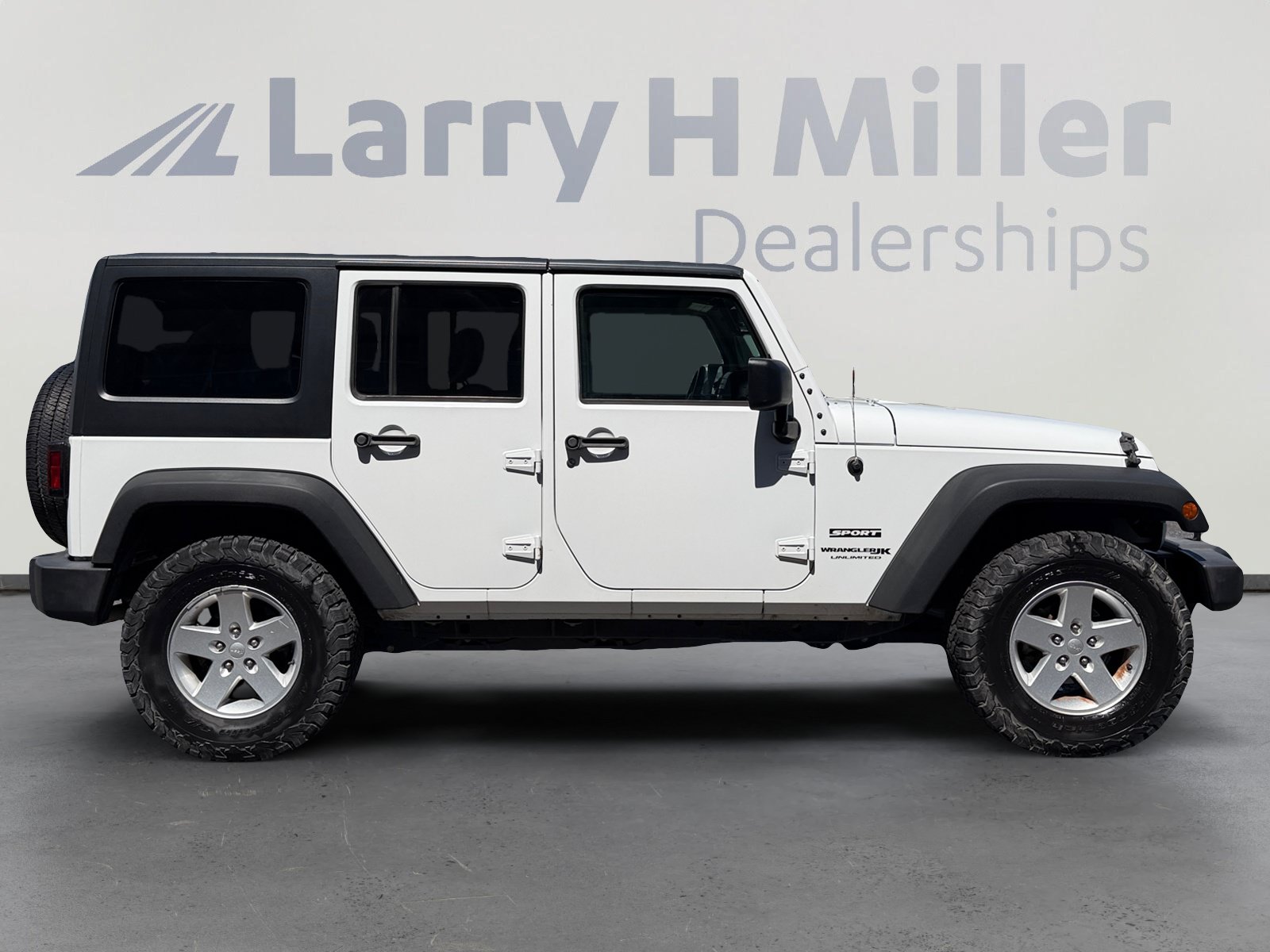 Used 2018 Jeep Wrangler Unlimited Sport S AWD/4WD image 6