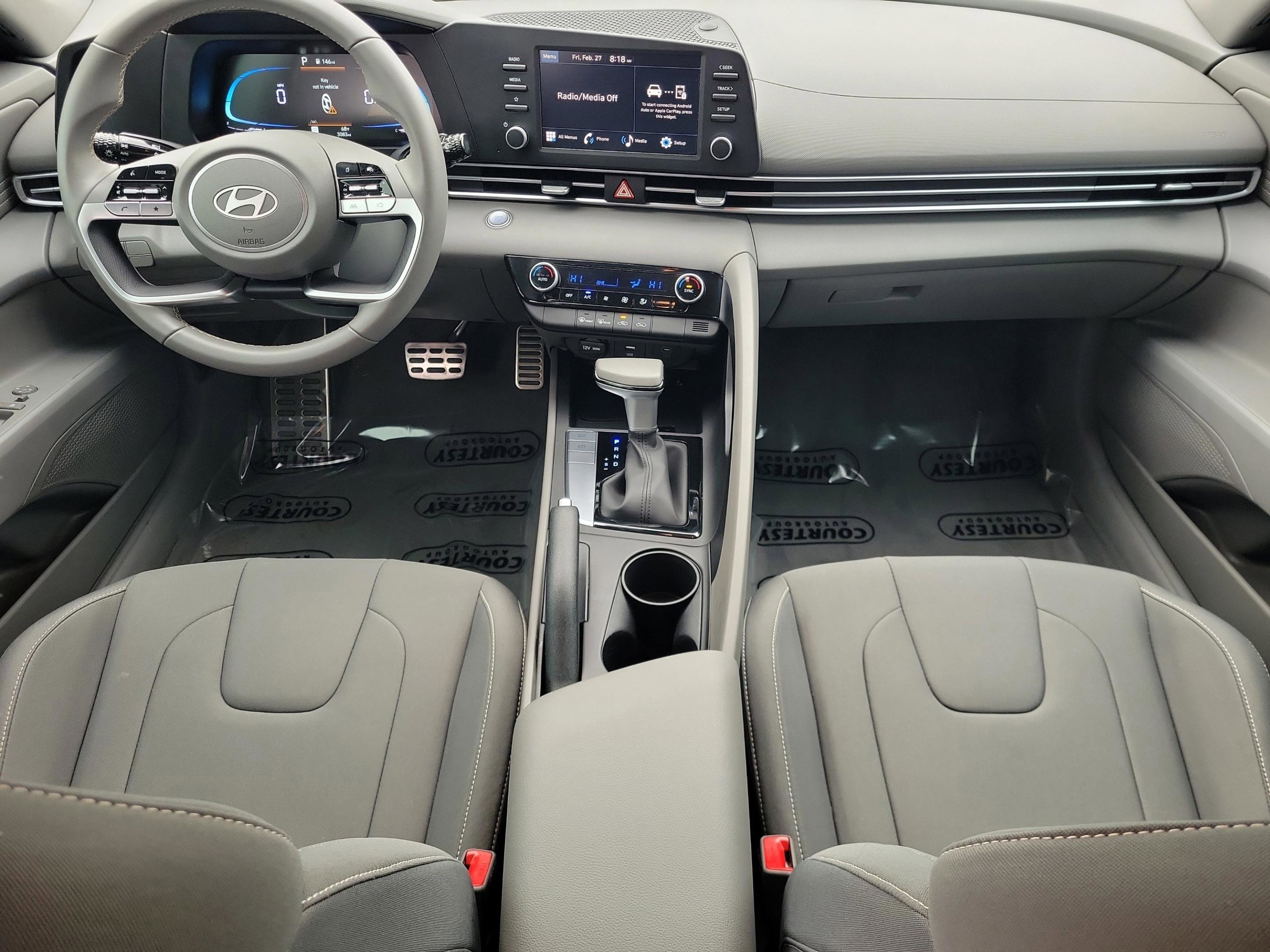 Certified 2025 Hyundai Elantra Sport image 13